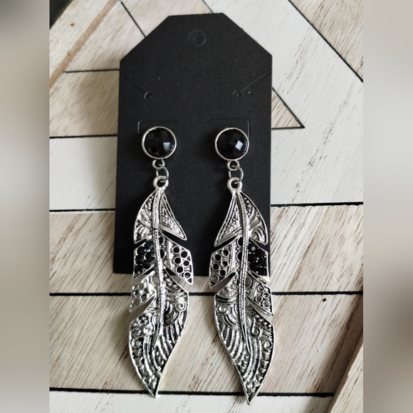 Silver and Black Rhinestone Leaf Pattern Earrings - Picture 7 of 13